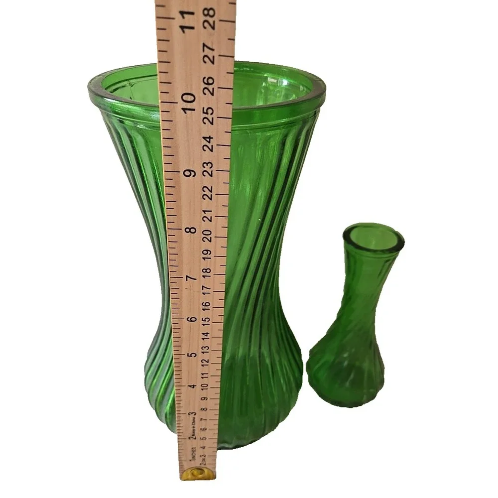 Vintage Hoosier Glass Emerald Green Ribbed Swirl Vases Lot of 2 10